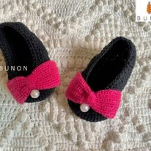 Pearl Handmade Pink Crochet Newborn Baby Shoes