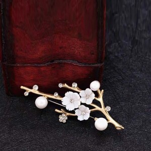 Shell Pearl Flower Brooch